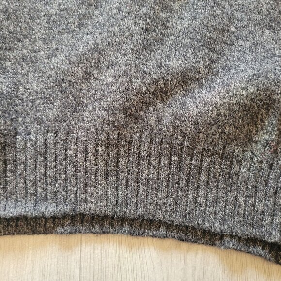 Vintage Jantzen Gray Wool Knit V-Neck Sleeveless Sweater Vest Made In USA - Picture 4 of 6